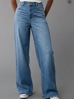 American Eagle Dreamy Drape Super High Waisted Baggy Wide Leg Jeans Size 6
